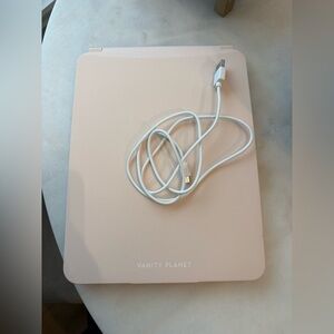 Vanity Planet Travel Light